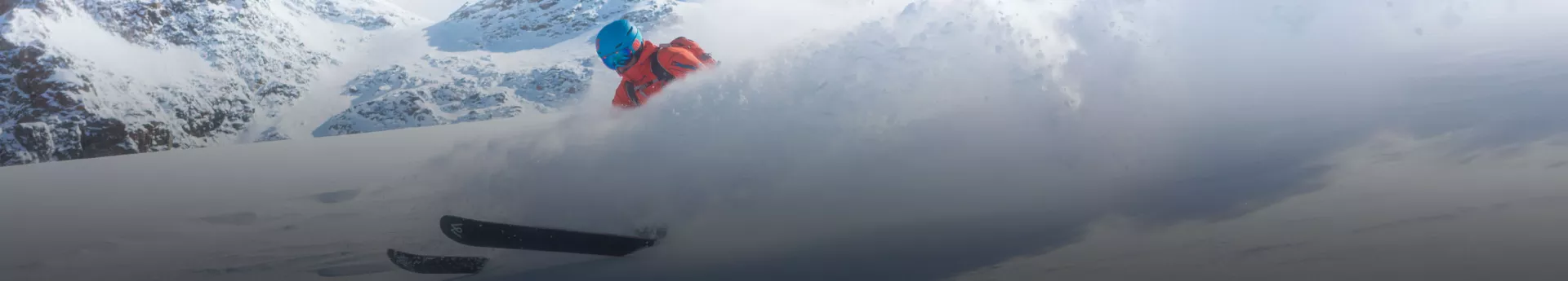 Pour que le ski hors-piste reste un plaisir en toute sécurité, nous organisons sur demande des demi-journées et journées de ski hors-piste sur Cauterets, La Mongie « Pic du Midi », Barèges et d’autres descentes selon les conditions d’enneigement.