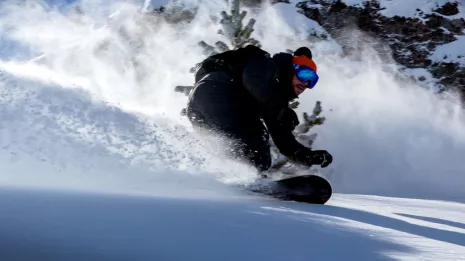 Pour que le ski hors-piste reste un plaisir en toute s&eacute;curit&eacute;, nous organisons sur demande des demi-journ&eacute;es et journ&eacute;es de ski hors-piste sur Cauterets, La Mongie &laquo; Pic du Midi &raquo;, Bar&egrave;ges et d&rsquo;autres descentes selon les conditions d&rsquo;enneigement.