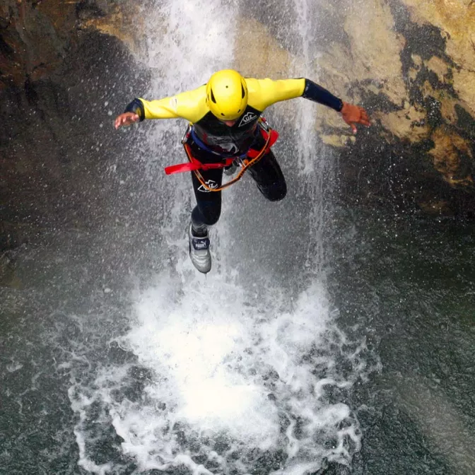 Associez le Canyoning au Rafting et la Via ferrata