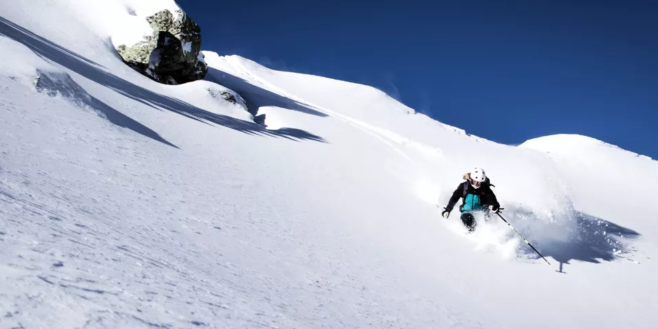 Hors piste dans les Pyr&eacute;n&eacute;es accompagn&eacute; par un guide de haute montagne