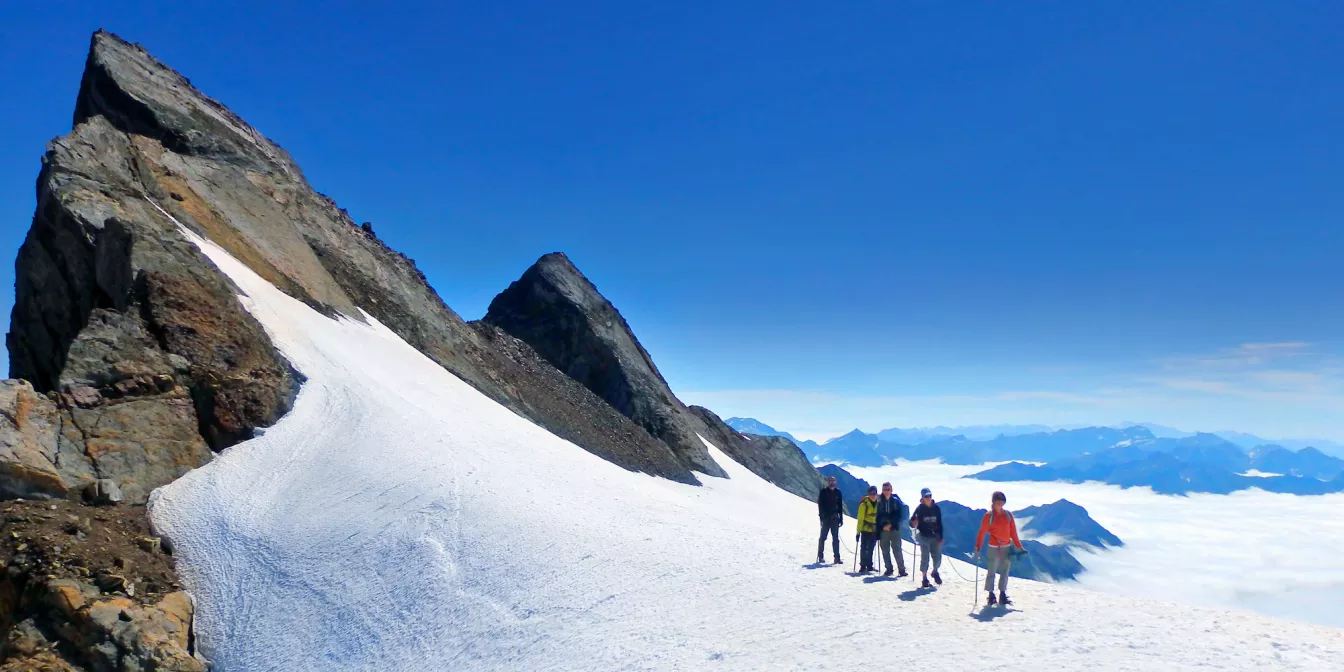 Cordée sur le sommet du Vignemale - 3298 mètres