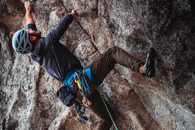 Escalade selon votre niveau et de vos attentes sur le site exceptionnel du Pont d'Espagne près de Cauterets.